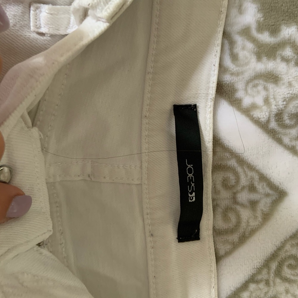 white shorts - Picture 2 of 4